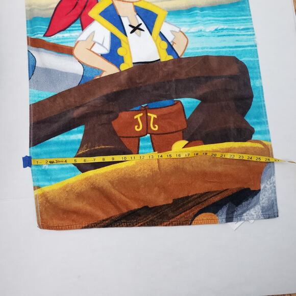 Vintage Disney Jake And The Never Land Pirates Beach Towel 28x55 Blue Bath Pool - Picture 7 of 15